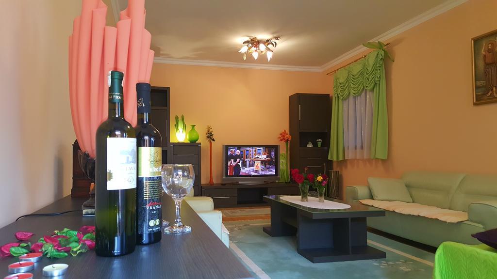 Apartment Andric 2 特雷比涅 外观 照片