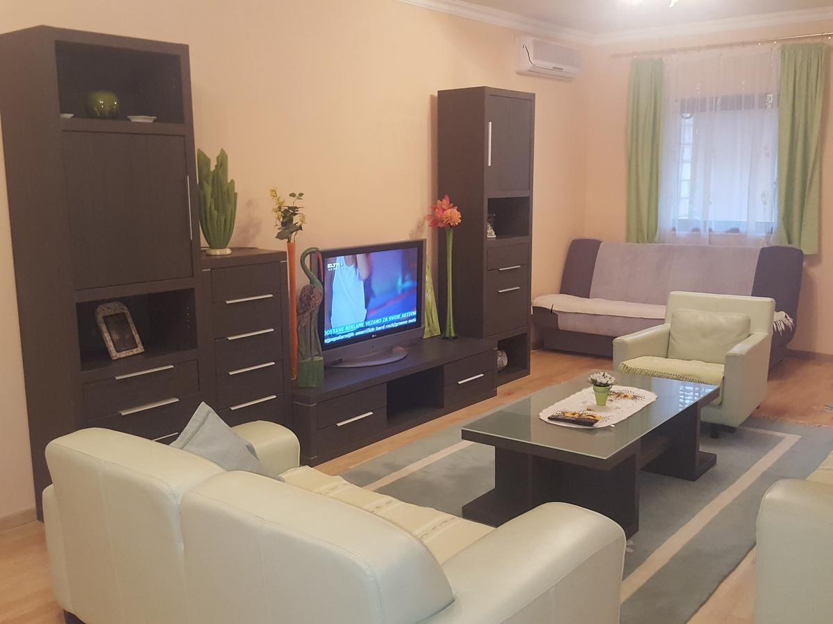 Apartment Andric 2 特雷比涅 外观 照片